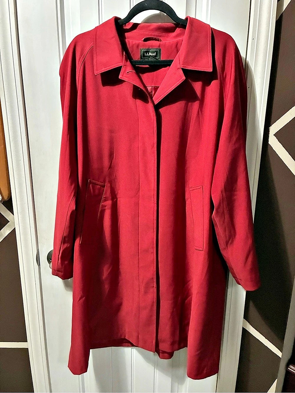 Large.Large.Bean Women's Trench Coat Red Large Like New